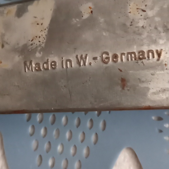 COPY - Nutmeg, lemon and garlic grater crusher, peeler, baking tools. - Picture 2 of 3